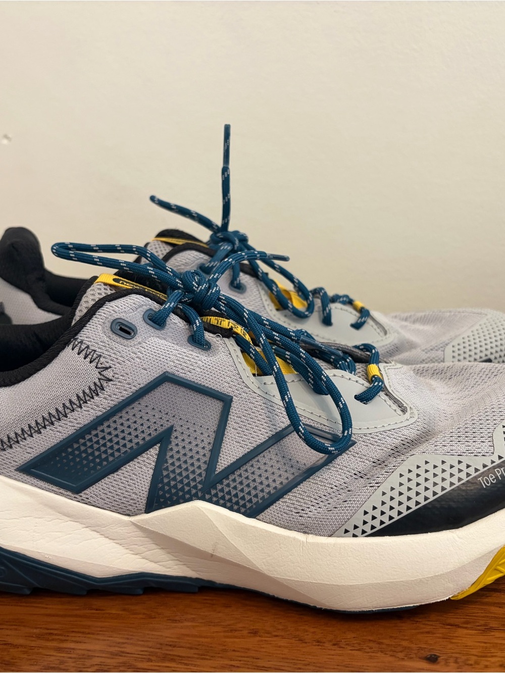 New Balance Men’s 13 Tennis Shoes
